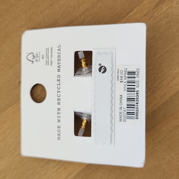 Madewell Sculptural Chunky Hoop Earrings - Picture 4 of 6